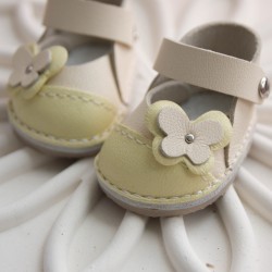 БОСОНІЖКИ З МЕТЕЛИКОМ ДЛЯ ЛЯЛЬКИ МИА